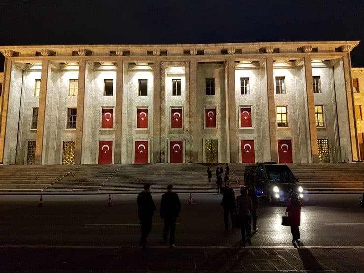 Pucano na ambasadu SAD Pucano na ambasadu SAD