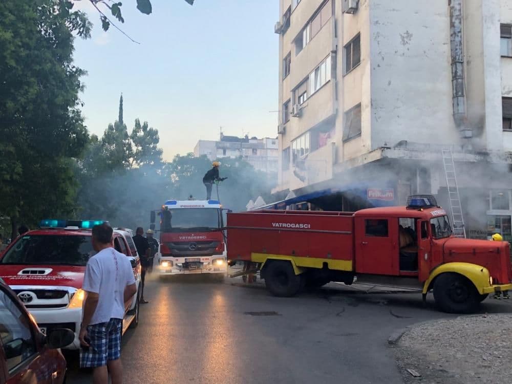 Podgorica: Požar u "Gurmanu" Foto: FOS media