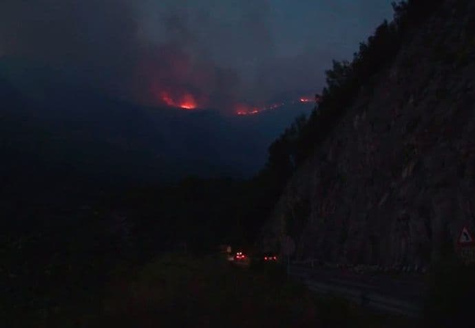 Zaustavljen požar na Paštrovskoj gori Zaustavljen požar na Paštrovskoj gori
