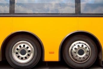 Obezbijeđeno 30 školskih autobusa za crnogorske đake Obezbijeđeno 30 školskih autobusa za crnogorske đake