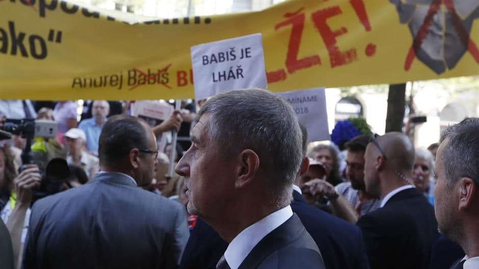 Premijer Češke izviždan na godišnjici sovjetske invazije Foto: Tanjug/AP Photo/Petr David Josek