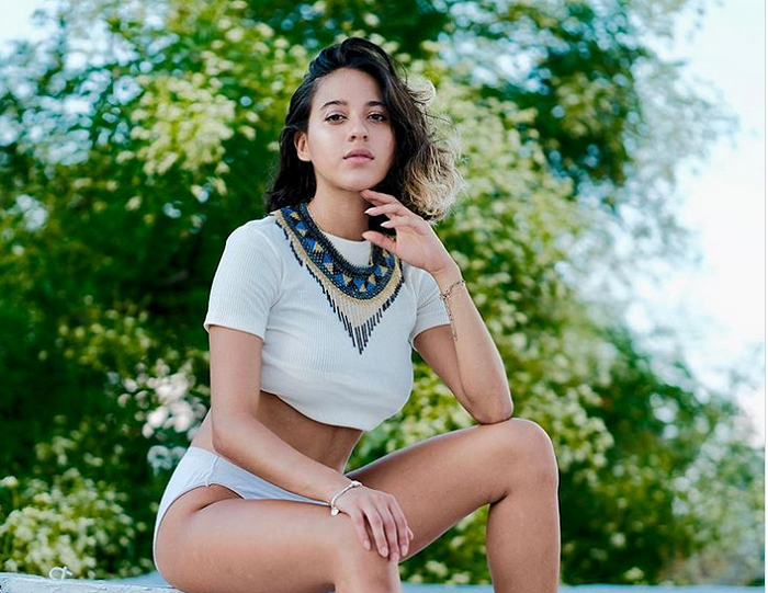 Manekenka pozvala 150 momaka na sastanak u isto vrijeme Manekenka pozvala 150 momaka na sastanak u isto vrijeme