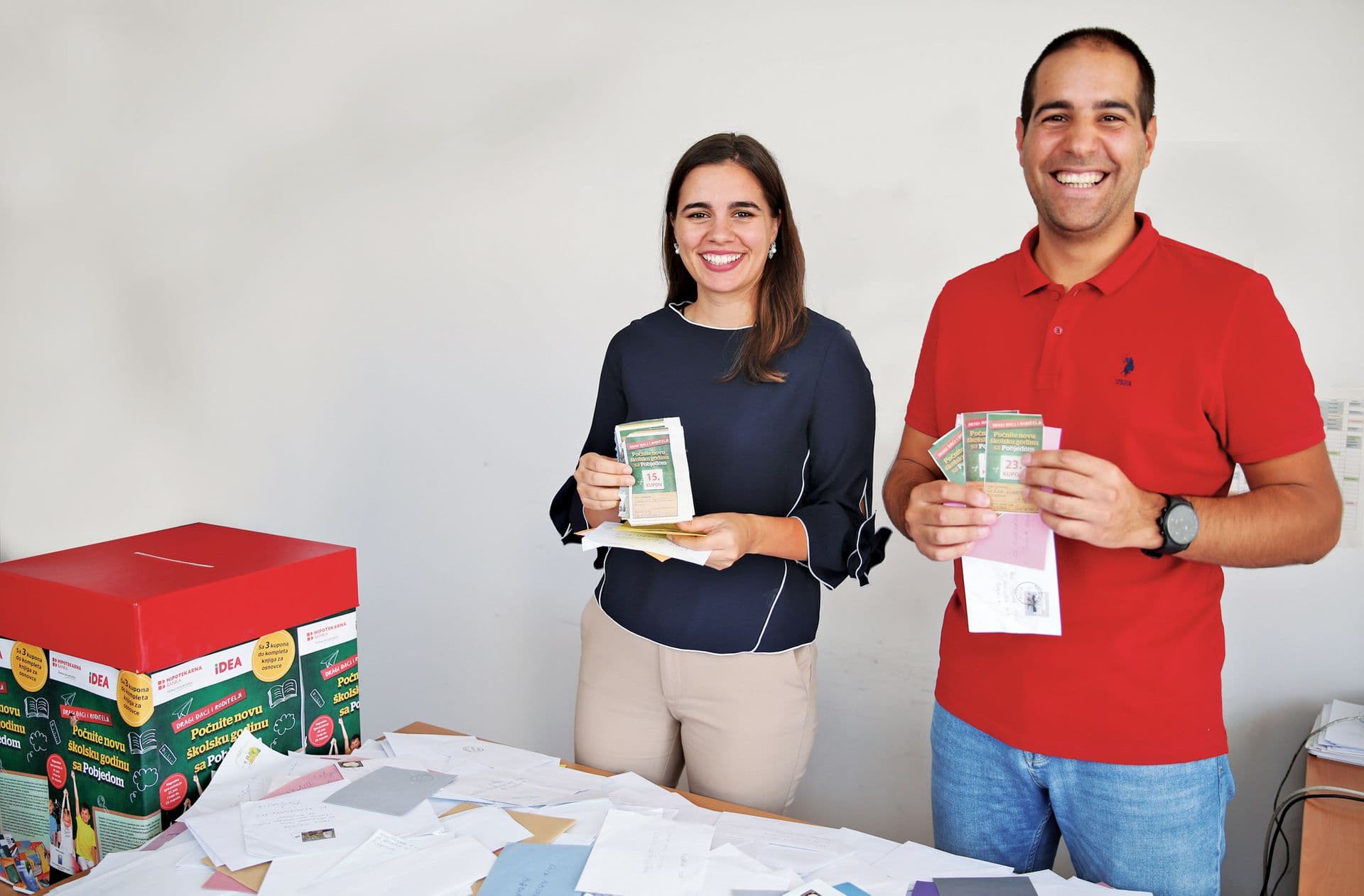 Poznata imena 100 dobitnika kompleta udžbenika Poznata imena 100 dobitnika kompleta udžbenika