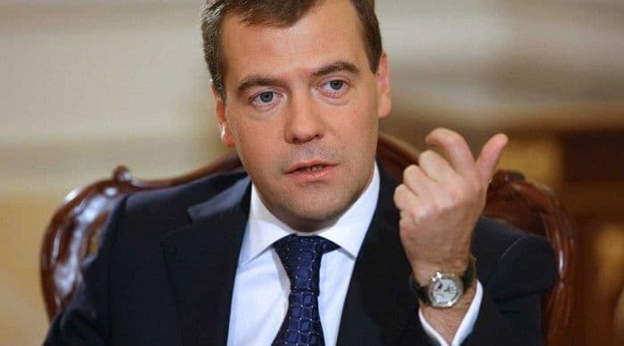 Medvedev povrijeđen, zato ga nije bilo u javnosti Medvedev povrijeđen, zato ga nije bilo u javnosti