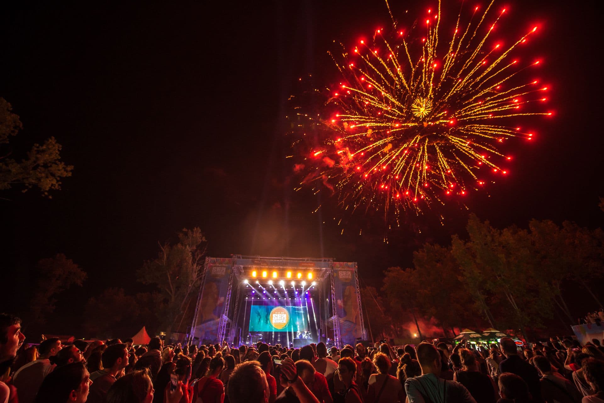 Organizovani prevozi iz svih gradova Crne Gore i shuttle busevi iz Budve i Bara! Organizovani prevozi iz svih gradova Crne Gore i shuttle busevi iz Budve i Bara!