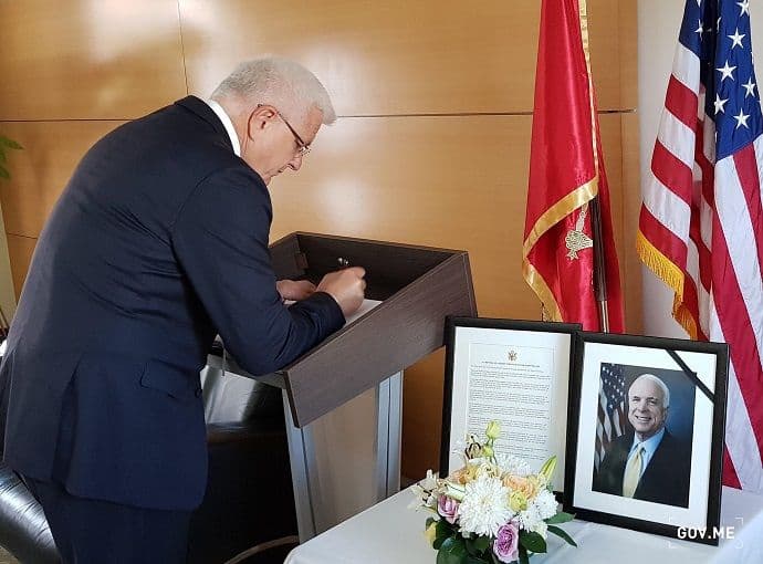 Marković: Ponosni na prijateljstvo sa Mekejnom, vječno zahvalni Marković: Ponosni na prijateljstvo sa Mekejnom, vječno zahvalni