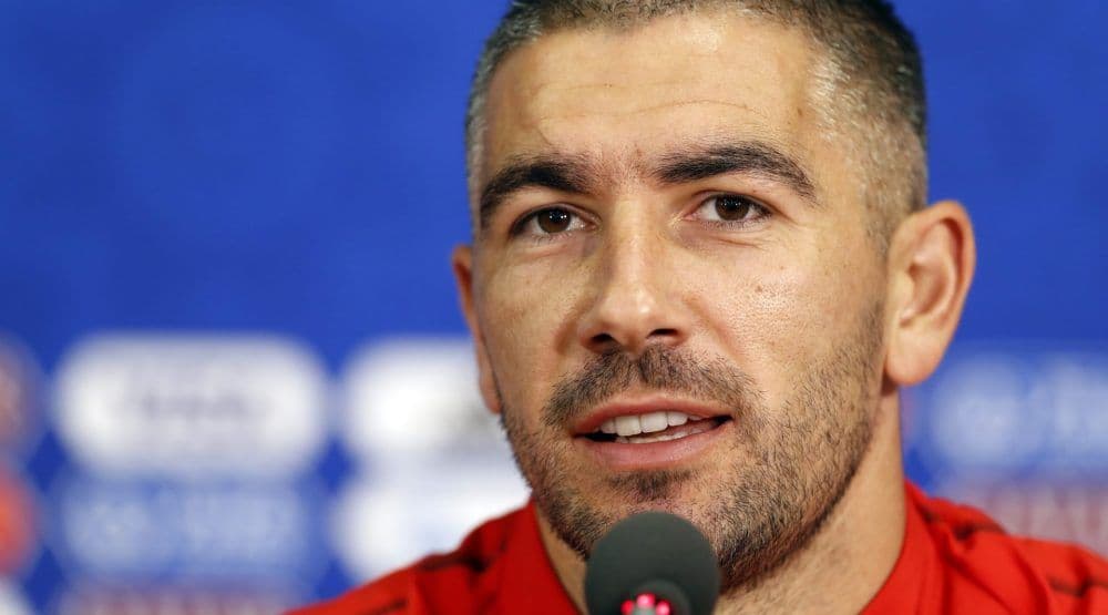 Kolarov: Kako možeš da igraš za Crnu Goru ako nisi Crnogorac? Kolarov: Kako možeš da igraš za Crnu Goru ako nisi Crnogorac?