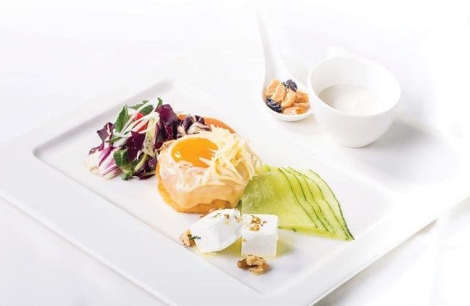 Jaja sa kisjelim mlijekom Jaja sa kisjelim mlijekom