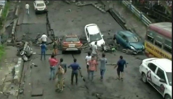 Srušio se još jedan most: Pogledajte trenutak tragedije Srušio se još jedan most: Pogledajte trenutak tragedije