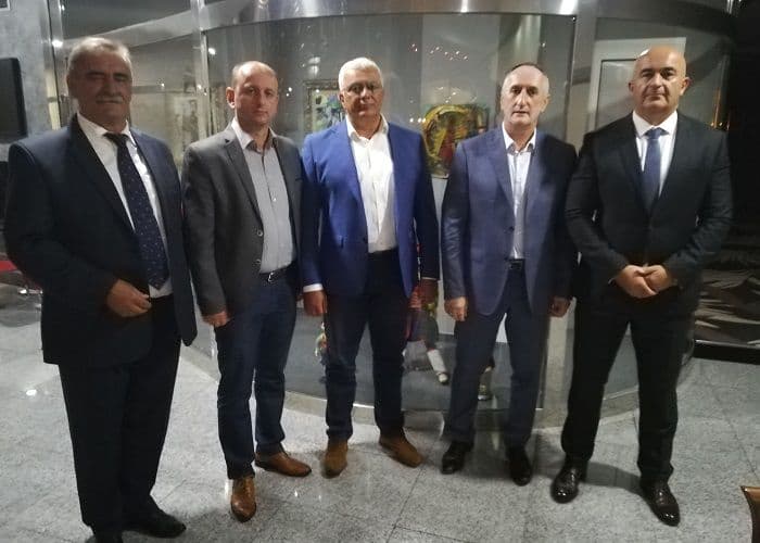 Djelovanje „prosrpske“ opozicije podsjeća na događaje iz 90-ih Djelovanje „prosrpske“ opozicije podsjeća na događaje iz 90-ih