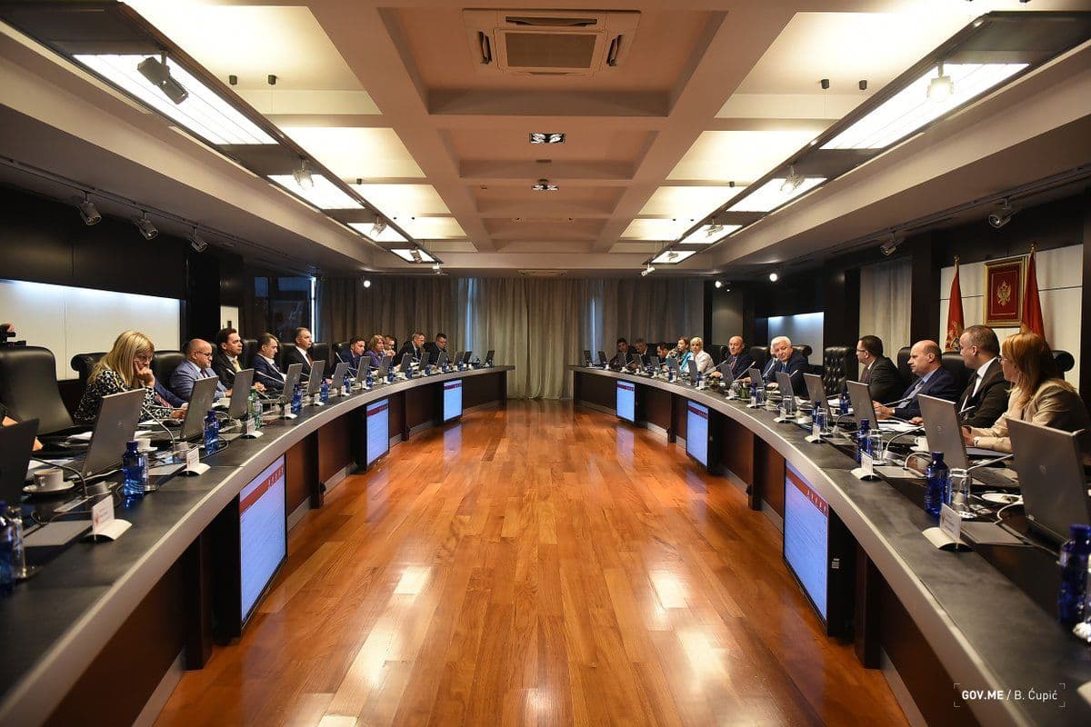 Vlada: „Mišljenje“ Venecijske komisije o kojem govori SPC ne postoji Vlada: „Mišljenje“ Venecijske komisije o kojem govori SPC ne postoji