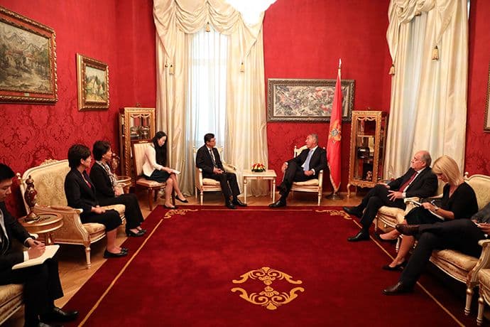 Đukanović primio akreditivna pisma petorice ambasadora Đukanović primio akreditivna pisma petorice ambasadora