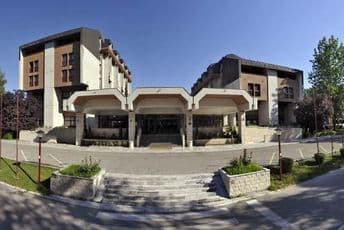 Cetinje: Izbio požar u hotelu "Grand" Cetinje: Izbio požar u hotelu "Grand"