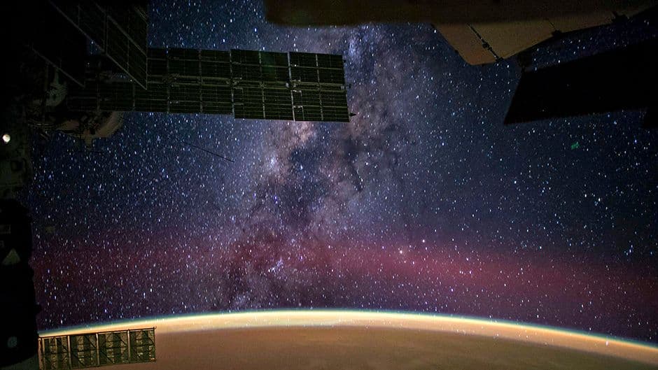 Ruski satelit preblizu, mini zvjezdani rat Foto: REUTERS/NASA