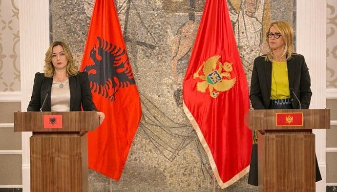 Vlade Crne Gore i Albanije da olakšaju carinske procedure Vlade Crne Gore i Albanije da olakšaju carinske procedure