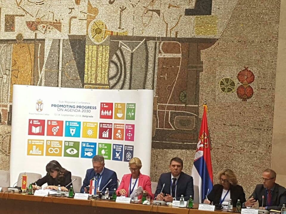 Crna Gora posvećena ispunjavanju Milenijumskih razvojnih ciljeva Crna Gora posvećena ispunjavanju Milenijumskih razvojnih ciljeva