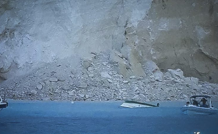 Zakintos: Stijena se srušila, ima povrijeđenih Zakintos: Stijena se srušila, ima povrijeđenih