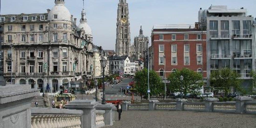 Enisa Jarović počasna konzulka Crne Gore u Belgiji Enisa Jarović počasna konzulka Crne Gore u Belgiji