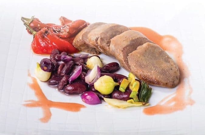 Pasulj sa suvim jezikom na crnogorski način Pasulj sa suvim jezikom na crnogorski način