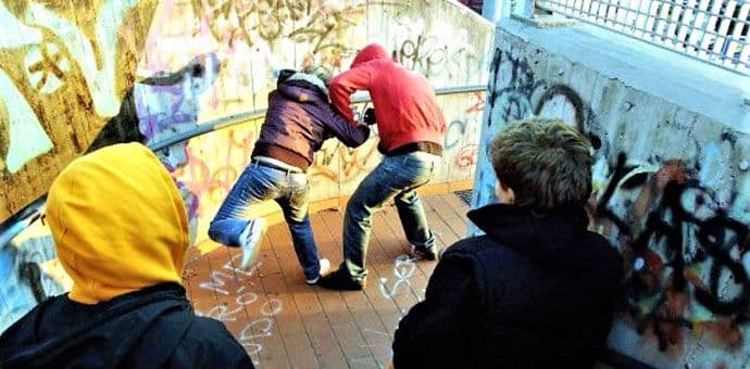 Kad zataji porodica i društvo ispašta Kad zataji porodica i društvo ispašta