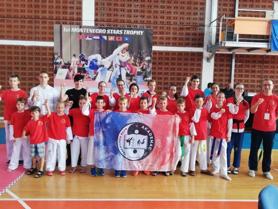 "Akademcu" 21 medalja na tekvodno takmičenju "Akademcu" 21 medalja na tekvodno takmičenju