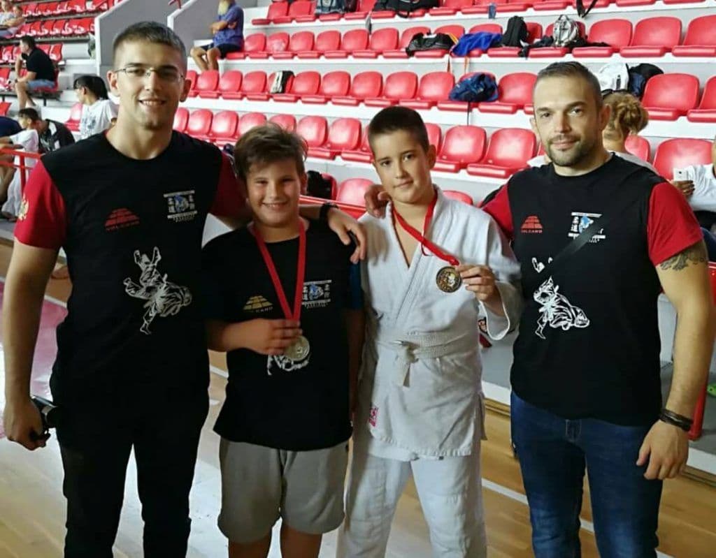 Pet medalja u Tivtu Pet medalja u Tivtu