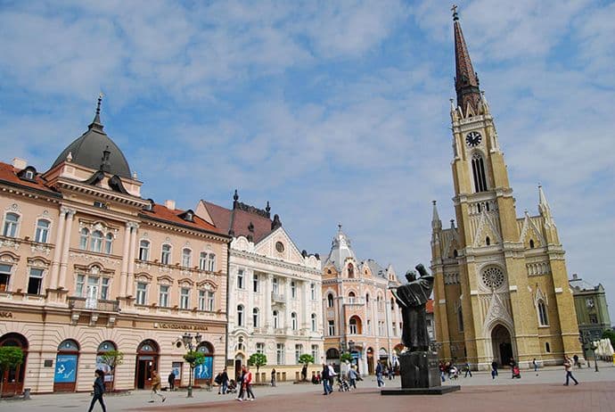 Albanski tinejdžeri pretučeni u Novom Sadu, ljekari se jednom bore život Albanski tinejdžeri pretučeni u Novom Sadu, ljekari se jednom bore život