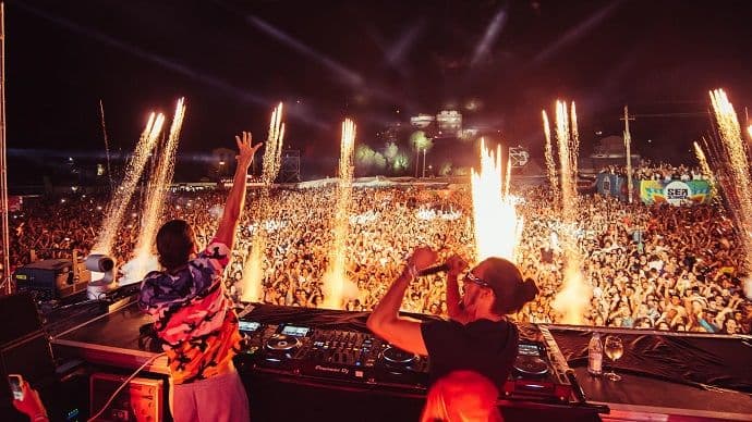 Zvijezde Sea Dance festivala oduševila publika i “scenografija od milion dolara” Zvijezde Sea Dance festivala oduševila publika i “scenografija od milion dolara”