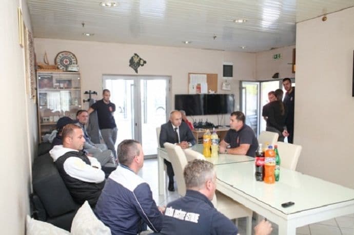 Cetinjskim vatrogascima nova oprema, sjutra odluka o povećanju plata Cetinjskim vatrogascima nova oprema, sjutra odluka o povećanju plata