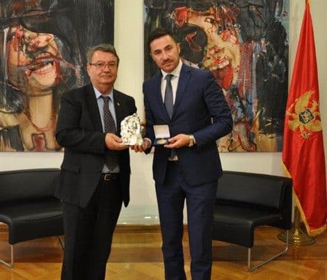 Markoviću dodijeljena „Zlatna medalja" Markoviću dodijeljena „Zlatna medalja"