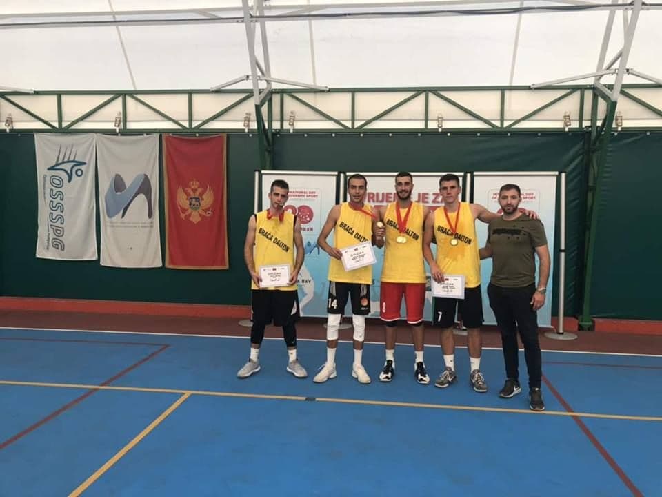 Trijumf "Braće Dalton" Trijumf "Braće Dalton"