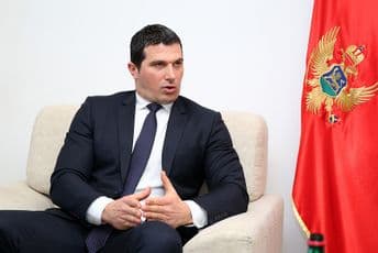 Janović: Izrada 1.000 evropskih omladinskih kartica, preko 120 popusta u Crnoj Gori