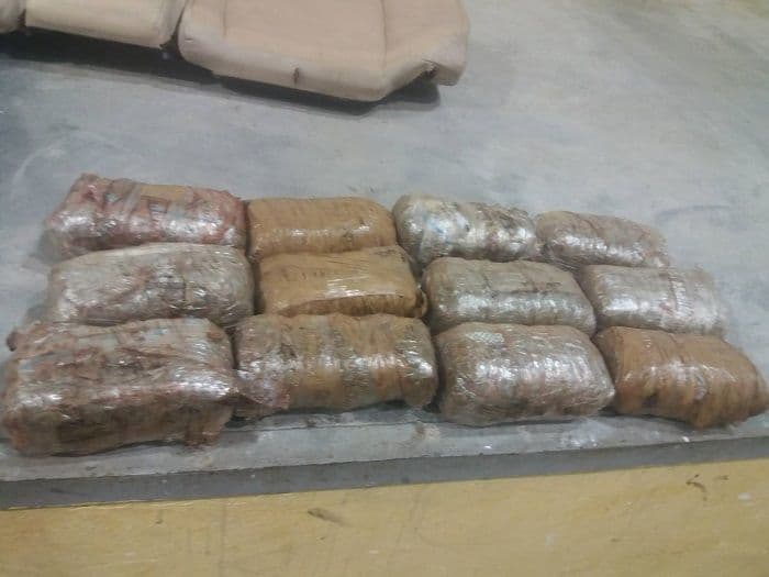 U automobilu pronađeno 8,2 kilograma skanka U automobilu pronađeno 8,2 kilograma skanka