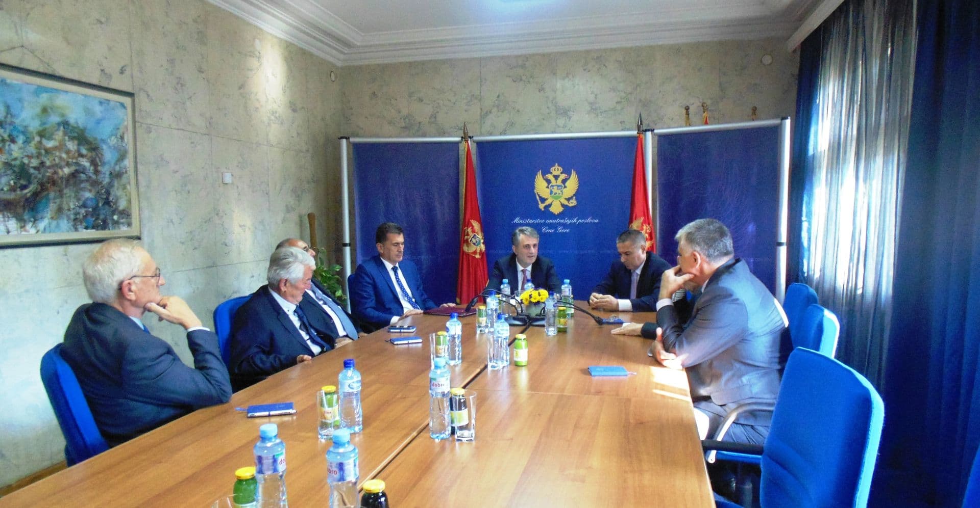 Nuhodžić i Veljović uručili nagrade službenicima MUP i UP Nuhodžić i Veljović uručili nagrade službenicima MUP i UP