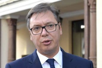 Vučić: Tači novcem kosovskih iseljenika kupio mjesto u Parizu i na sahrani Buša