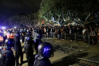 Desetine hiljada katalonskih separatista na protestu u Barseloni