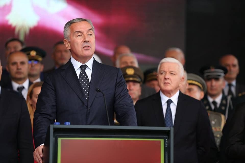 Vojska temeljna institucija savremene CG Vojska temeljna institucija savremene CG