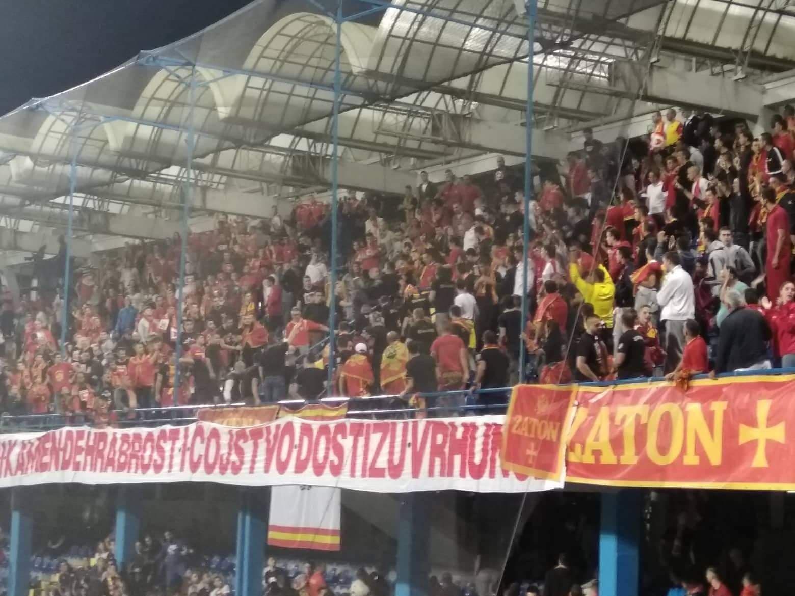 Potukli se crnogorski navijači Potukli se crnogorski navijači