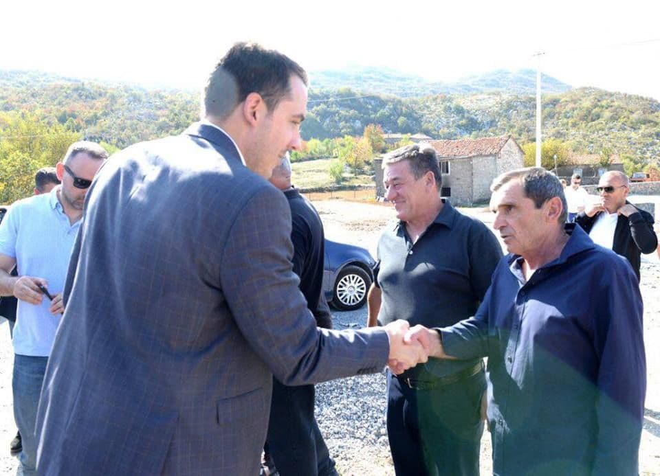 Mještani sela Koći u Kučima dobijaju novi vodovod Mještani sela Koći u Kučima dobijaju novi vodovod