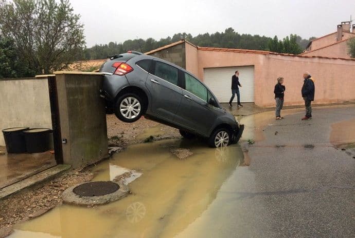 Nevrijeme u Francuskoj, šest ljudi poginulo Nevrijeme u Francuskoj, šest ljudi poginulo