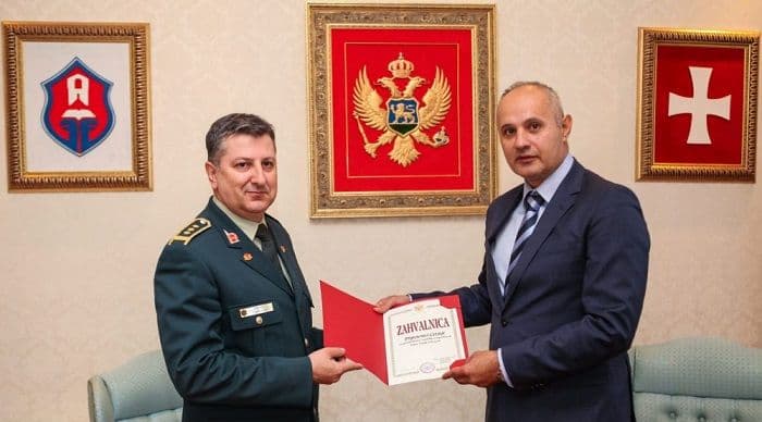 Zahvalnica Kašćelanu za podršku u organizovanju Dana Vojske Crne Gore Zahvalnica Kašćelanu za podršku u organizovanju Dana Vojske Crne Gore