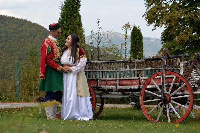 Vjenčali se u crnogorskoj narodnoj nošnji: Bogatstvo je sačuvati tradiciju Vjenčali se u crnogorskoj narodnoj nošnji: Bogatstvo je sačuvati tradiciju