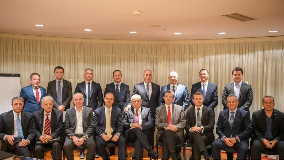 Haradinaj razgovarao sa predstavnicima Albanaca: Crna Gora partner Kosovu Haradinaj razgovarao sa predstavnicima Albanaca: Crna Gora partner Kosovu