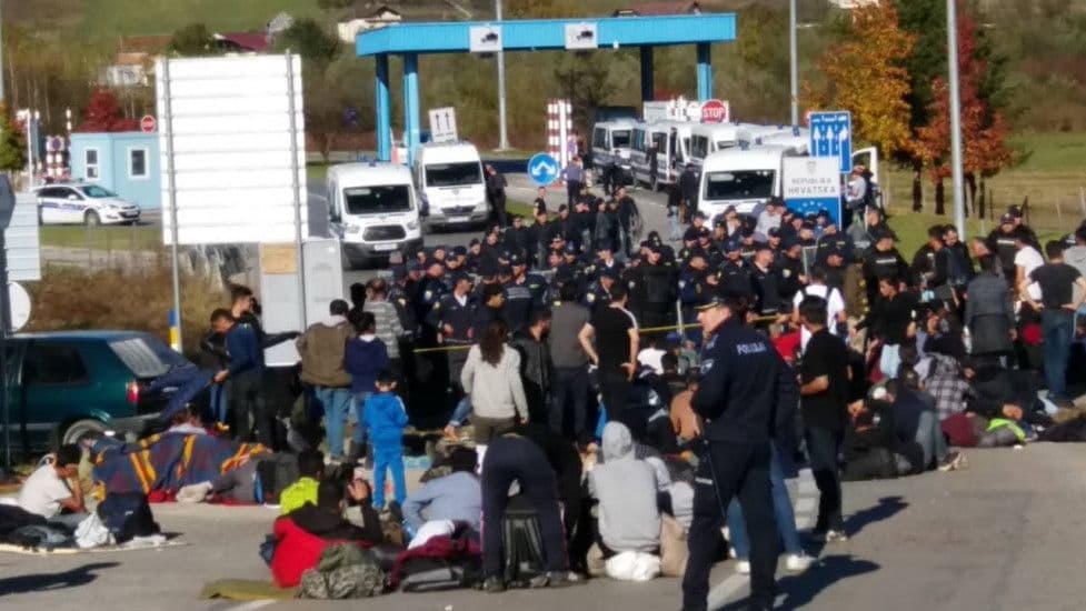 Novi incident: Povrijedjeni migranti i jedan policajac Novi incident: Povrijedjeni migranti i jedan policajac