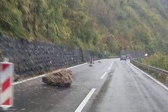Putevi su mokri, a ponegdje mogući i odroni Putevi su mokri, a ponegdje mogući i odroni