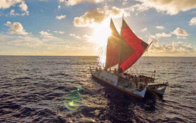 hokule-sailing-boat