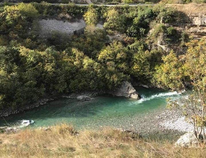 Ribolovci spasili četvoročlanu porodicu iz kanjona Morače Ribolovci spasili četvoročlanu porodicu iz kanjona Morače