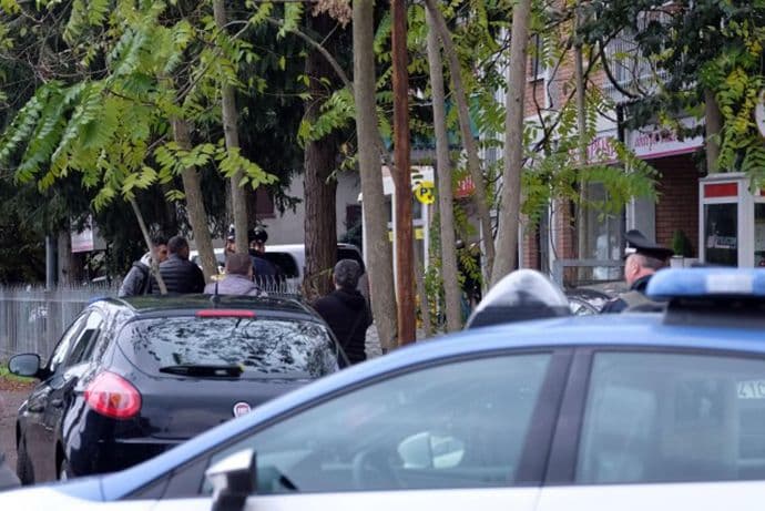 Uhapšen muškarac koji je držao taoce u pošti u Italiji Uhapšen muškarac koji je držao taoce u pošti u Italiji