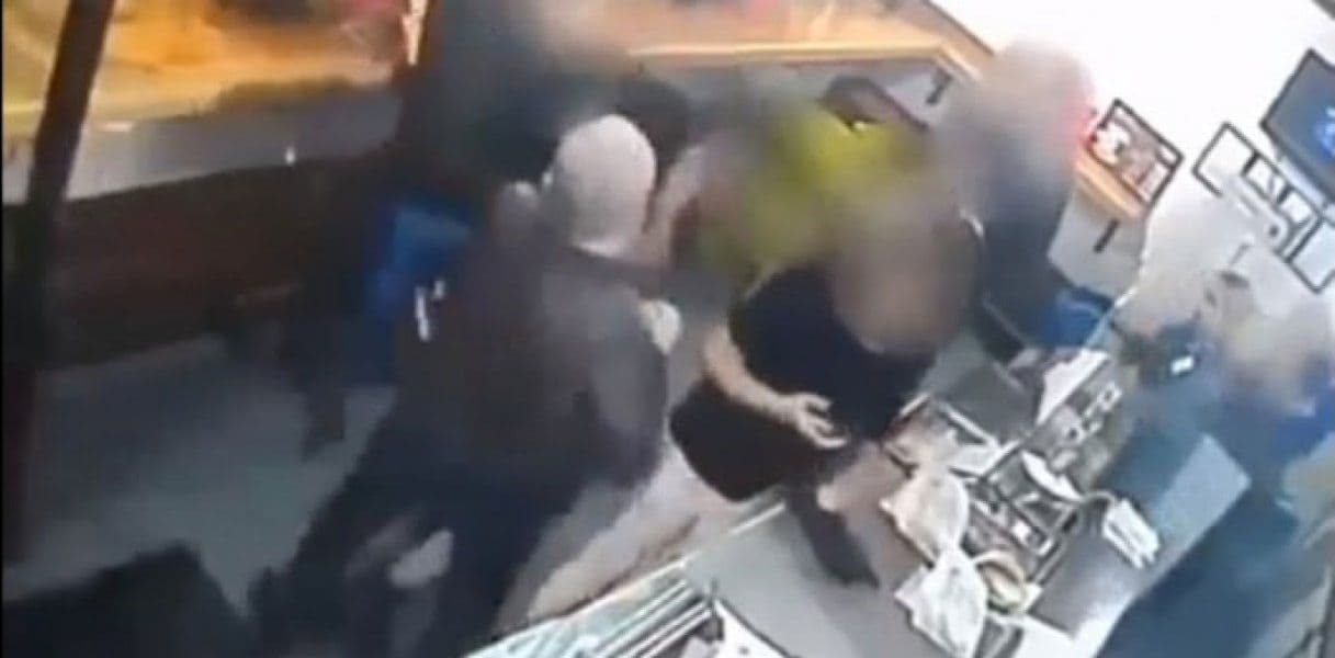 Poznat identitet muškarca koji je tukao djevojke u Podgorici Poznat identitet muškarca koji je tukao djevojke u Podgorici