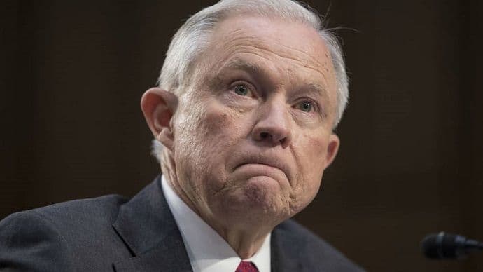 Džef Sešns podnio ostavku na mjesto državnog tužioca SAD Džef Sešns podnio ostavku na mjesto državnog tužioca SAD